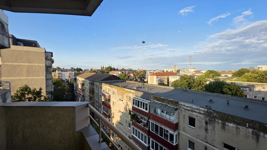 Apartament cu 4 camere decomandat, mobilat în Complex Studențesc
