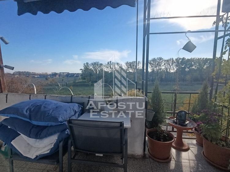 Apartament cu 4 camere decomandat, mobilat în Fratelia