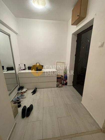 Apartament cu 3 camere, mobilat în Central