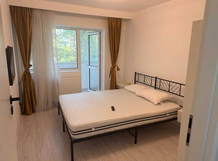 Apartament cu 3 camere decomandat în Gorjului
