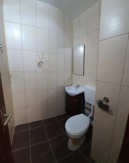 Apartament cu 3 camere decomandat în Micro IV
