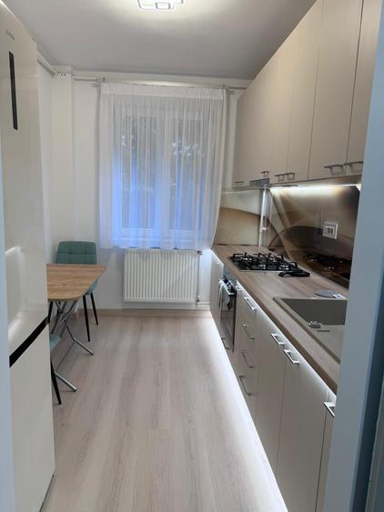 Apartament cu 2 camere semidecomandat în Tomis III