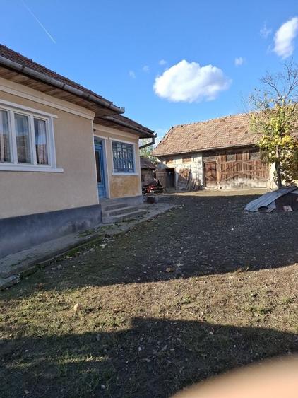 Casă cu 3 camere în Băbeni