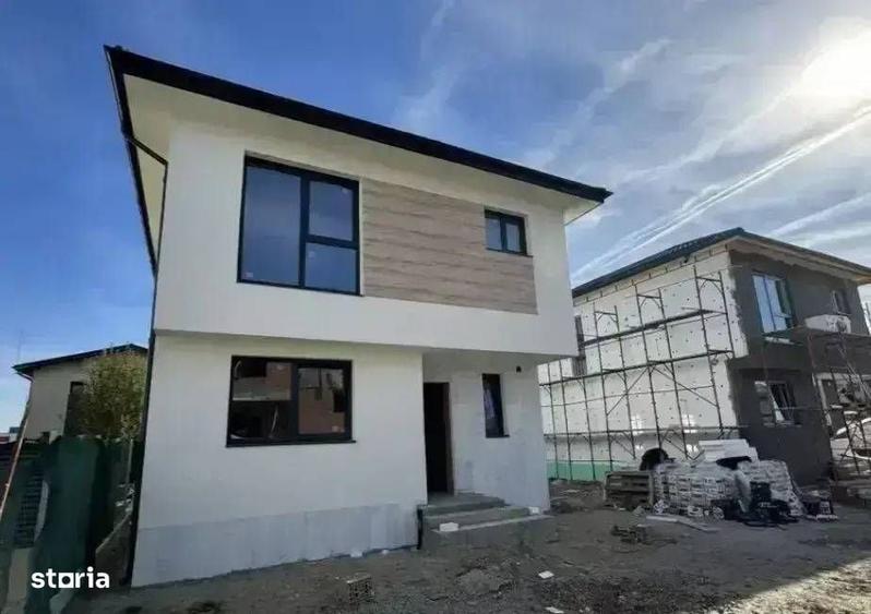 Casă cu 4 camere în Odăile