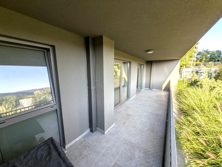 Apartament cu 3 camere semidecomandat, mobilat în Zorilor