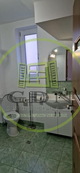 Apartament cu 3 camere decomandat, mobilat în Ștrand