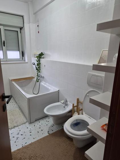 Apartament cu 2 camere decomandat, mobilat în Aradului