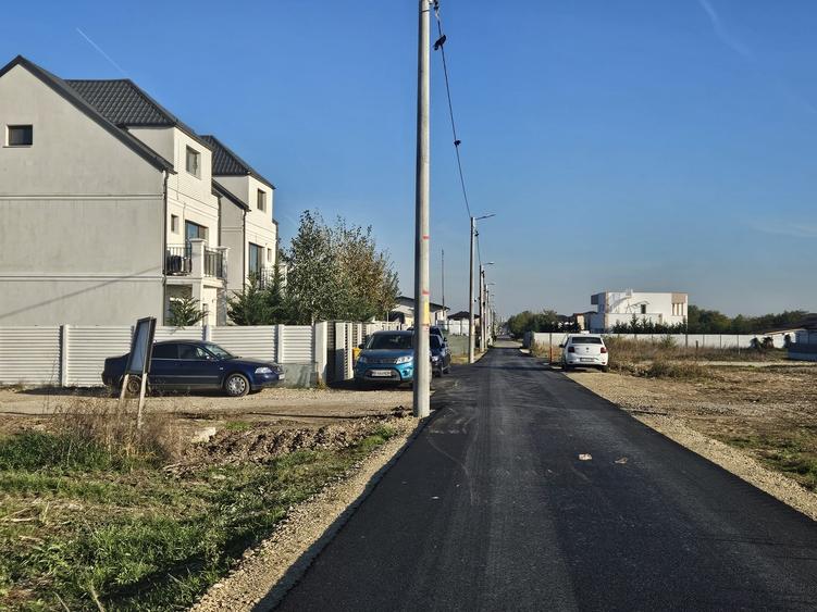 Teren Construcții intravilan de 541 mp, în Odăi