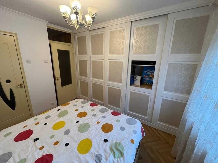 Apartament cu 3 camere decomandat în Drumul Carului