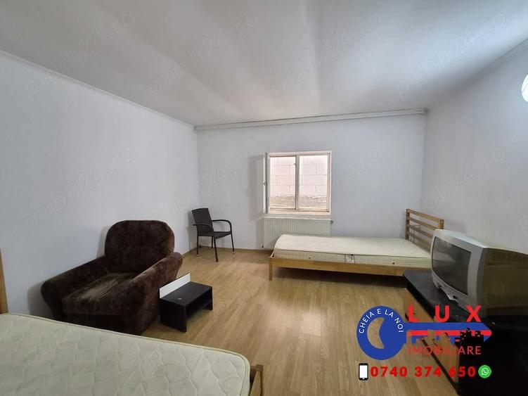 Casă cu 6 camere cu Teren 350 Mp în Babadag
