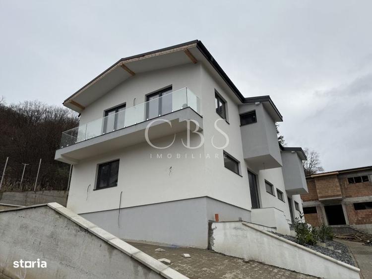 Casă cu 4 camere în Tăuți