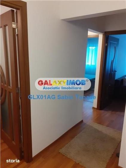 Apartament cu 3 camere decomandat în Calea București