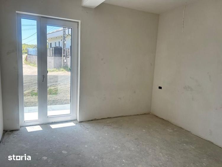 Casă cu 5 camere cu Teren 700 Mp în Bârnova