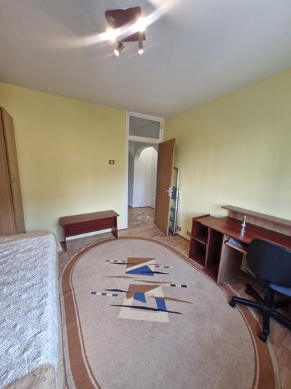 Apartament cu 4 camere decomandat în Timpuri Noi