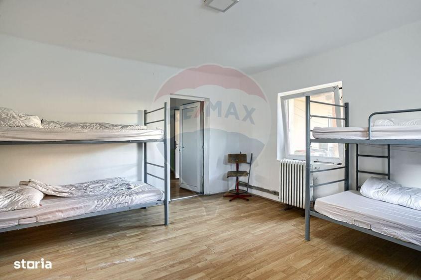 Casă cu 4 camere în Central