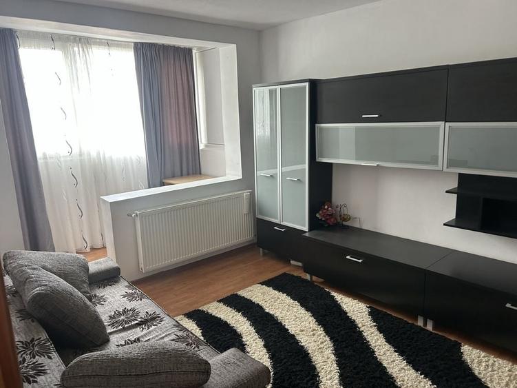 Apartament cu 2 camere decomandat în Precista