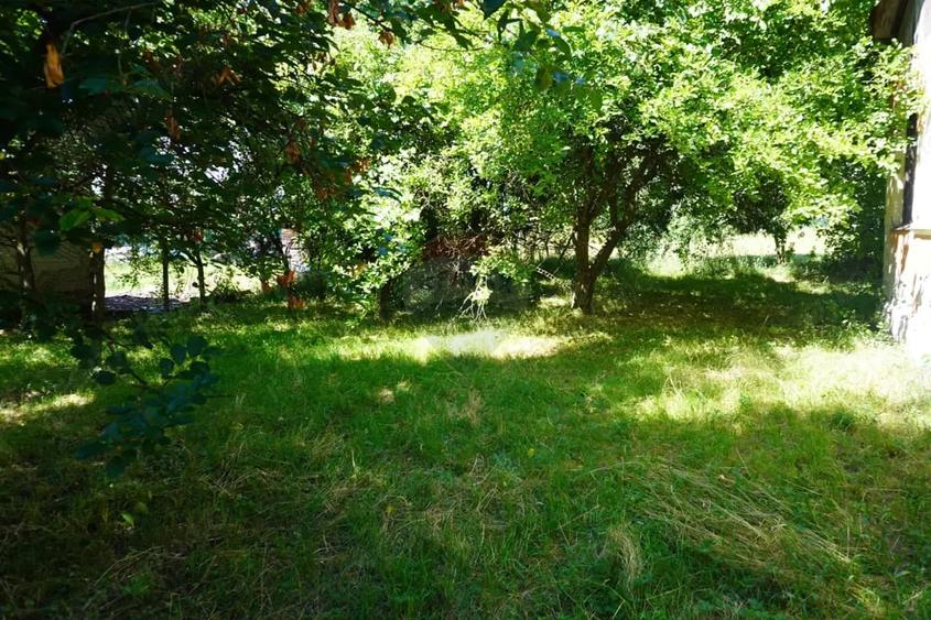 Casă cu 2 camere cu Teren 1958 Mp în Tisa