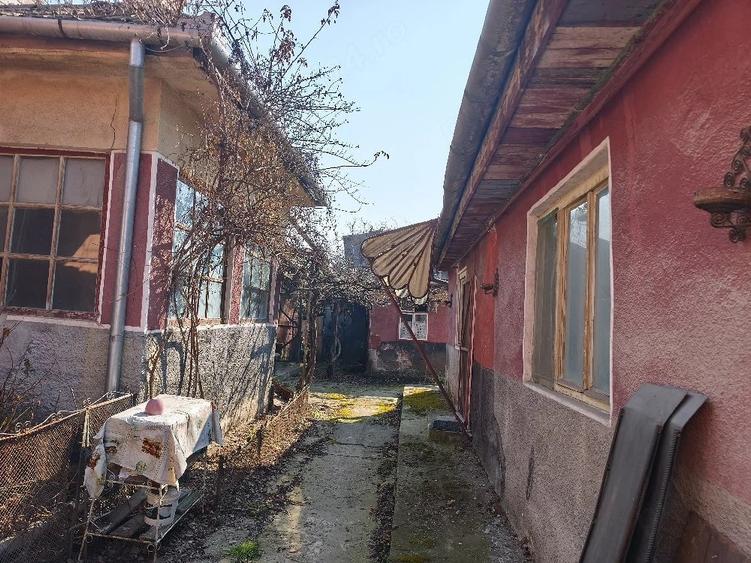 Casă cu Teren 300 Mp în Gheorghe Doja