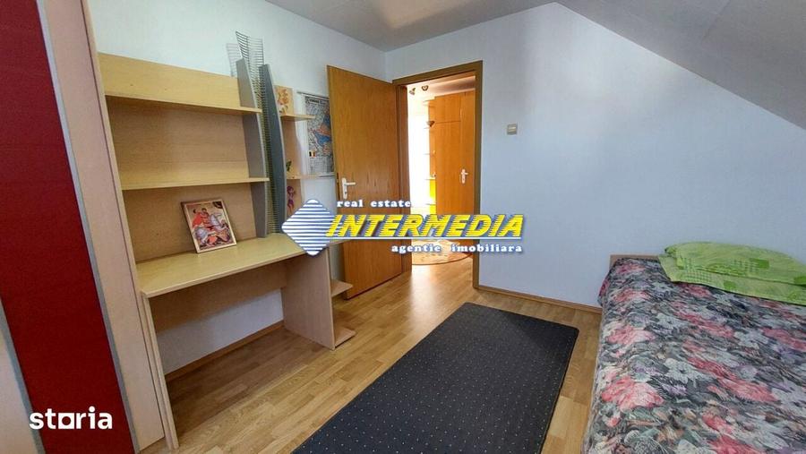 Apartament cu 3 camere decomandat în Ciupercenii Noi