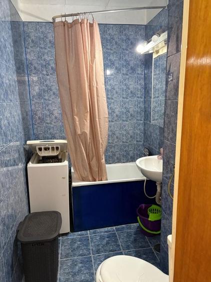Garsonieră decomandată în Titan