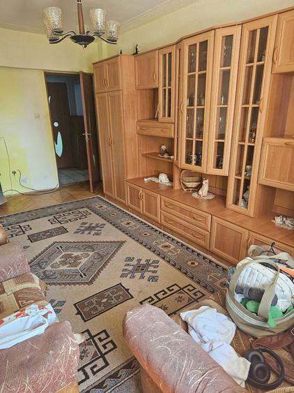Apartament cu 4 camere decomandat în Exterior Vest
