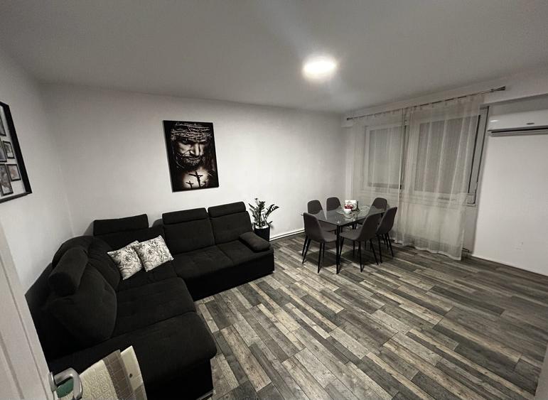 Apartament cu 3 camere decomandat în Bâlc