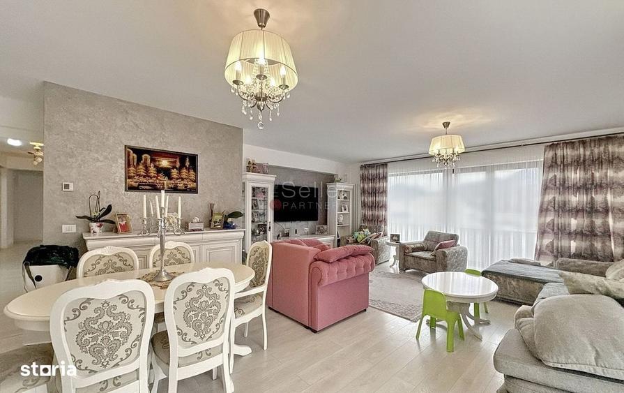 Apartament cu 4 camere în Noua