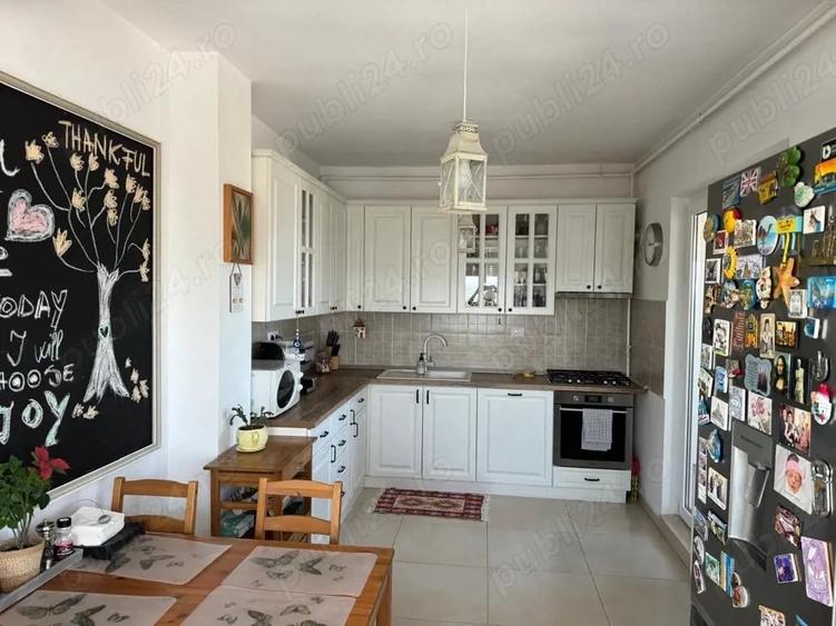 Apartament cu 4 camere decomandat în Central
