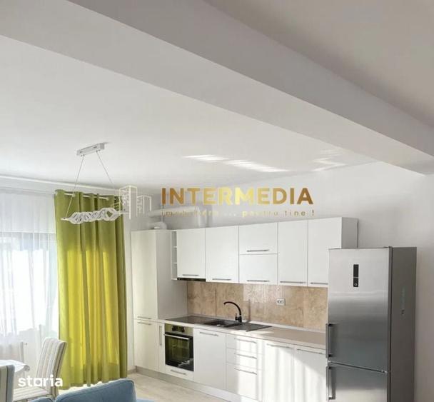 Apartament cu 3 camere semidecomandat în Cetate