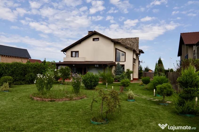 Casă cu 5 camere în Sânpetru