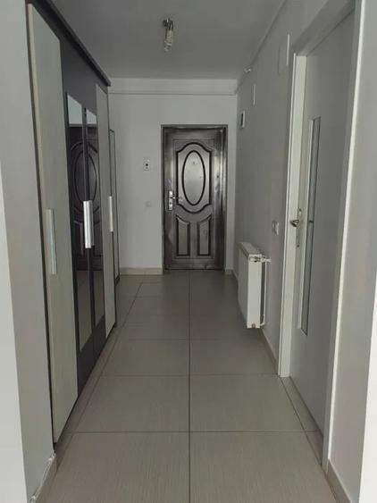 Apartament cu 2 camere semidecomandat, mobilat în Florești