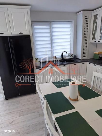 Casă cu 4 camere cu Teren 400 Mp în Central