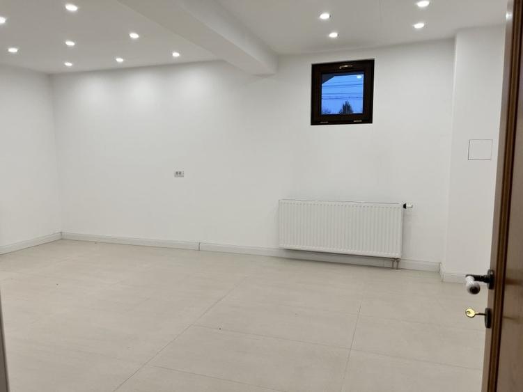 Casă individuală cu 10 camere cu Garaj în Pipera
