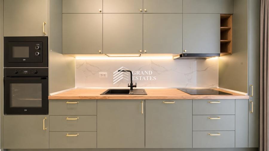 Apartament cu 3 camere semidecomandat, mobilat în Otopeni