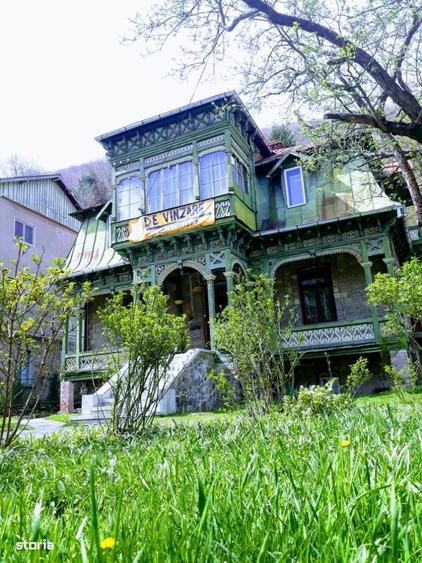 Casă cu 4 camere cu Teren 500 Mp în Central