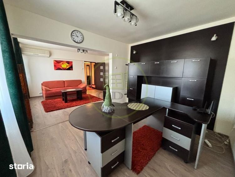Apartament cu 4 camere semidecomandat în Central