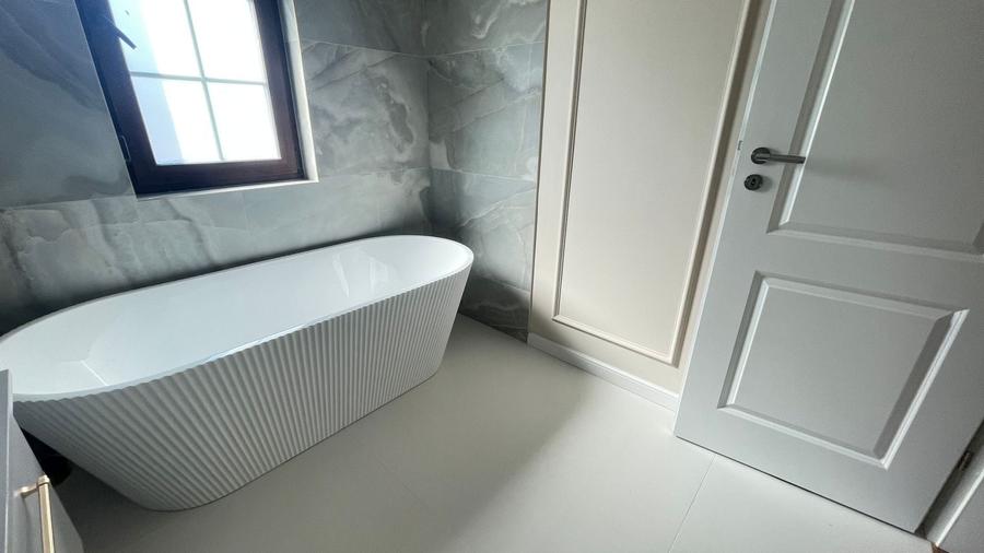 Duplex cu 6 camere cu Canalizare în Mehala