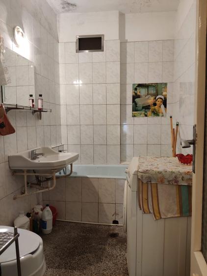 Casă individuală cu 6 camere cu Canalizare în Brâncoveanu
