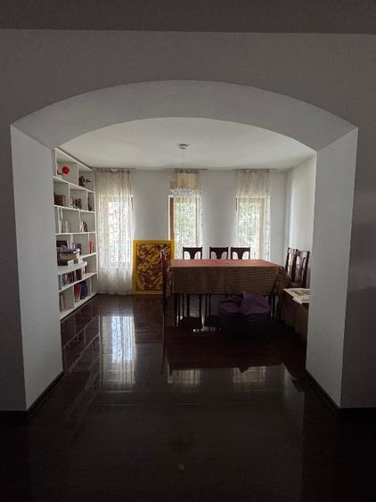 Casă individuală cu 8 camere cu Canalizare în Kiseleff