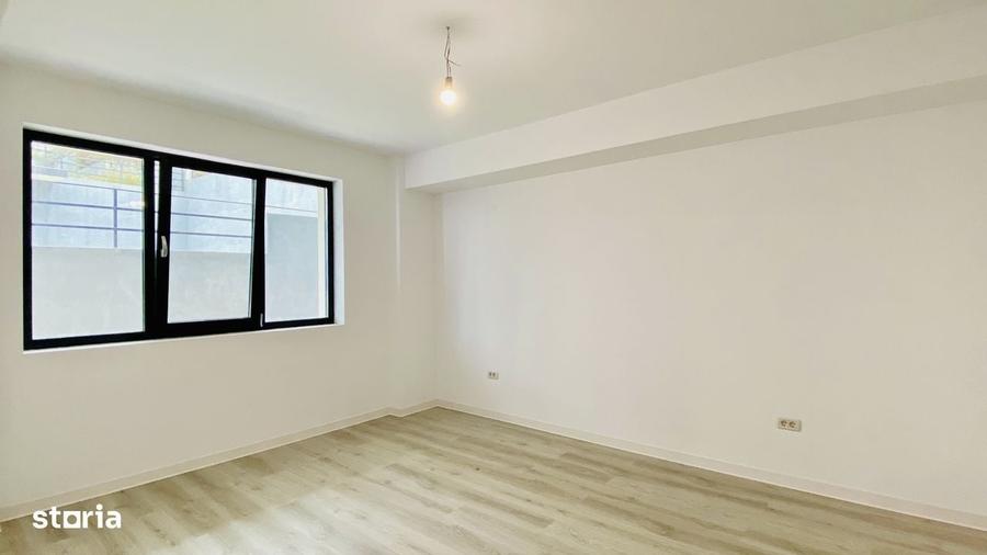 Apartament cu 6 camere decomandat în Central