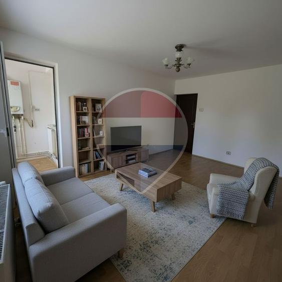 Apartament cu 3 camere decomandat în Nord-Est