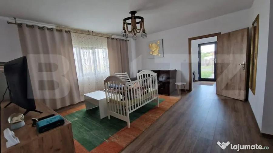 Casă cu 4 camere cu Teren 480 Mp în Cornești