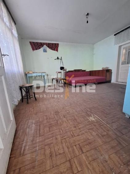 Casă individuală cu 2 camere cu Canalizare în Comănești
