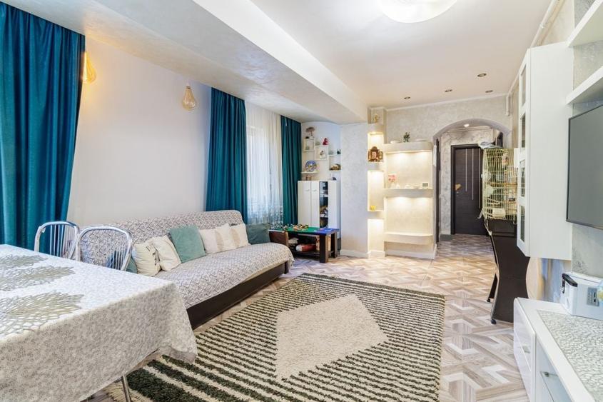 Apartament cu 3 camere semidecomandat în Regie