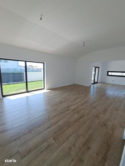 Casă cu 3 camere cu Teren 474 Mp în Micești