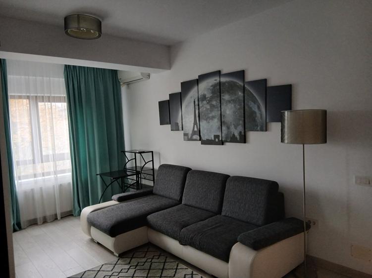 Apartament cu 2 camere decomandat în Nicolina
