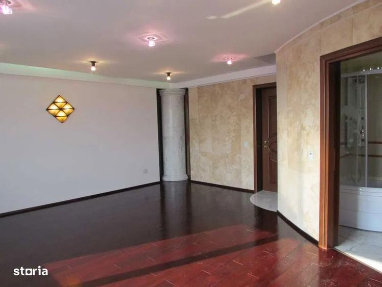 Casă cu 4 camere în Herăstrău