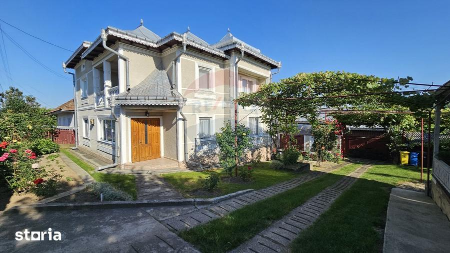 Casă cu 5 camere cu Teren 2078 Mp în Baia