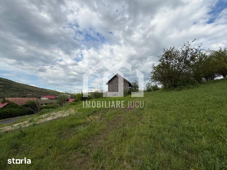 Teren de 2100 mp, în Căianu