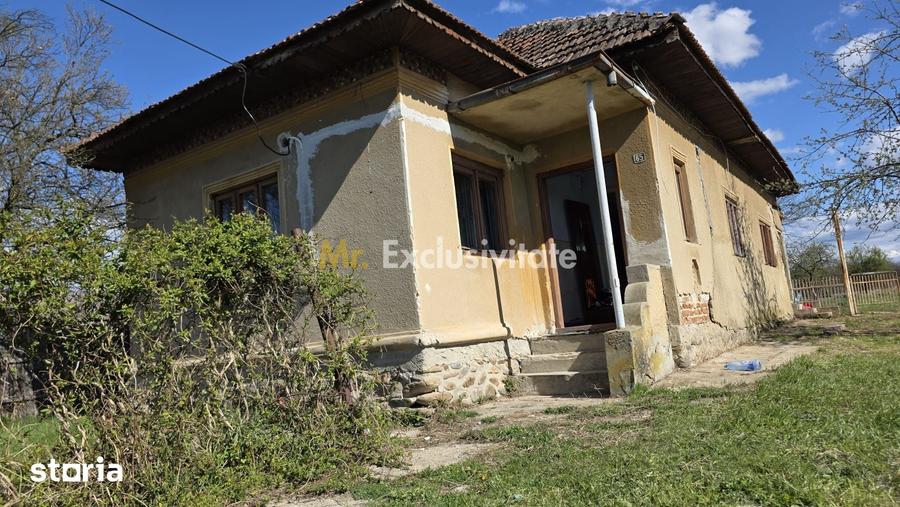 Casă cu 3 camere cu Teren 924 Mp în Scoarța